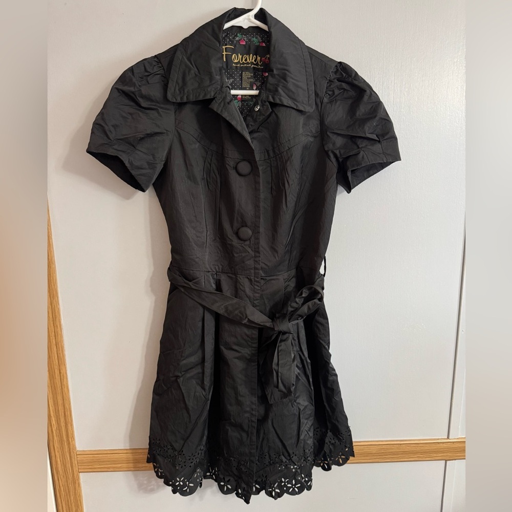 Forever 21 Black Short Sleeve Belted Trench Coat Style Size Medium